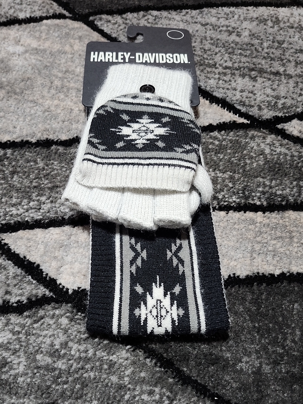 HARLEY DAVIDSON SOUTHWESTERN INSPIRED CLOUD DANCER KNIT PATTERN GLOVE & EAR WARM